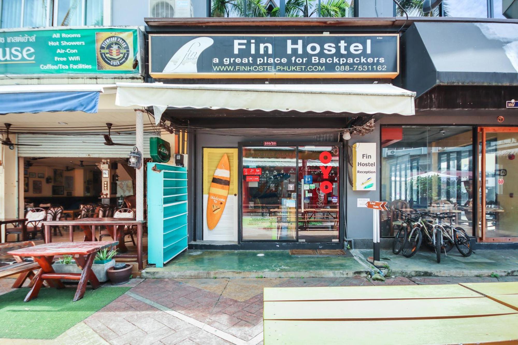 Oyo 1074 Fin Hostel Pantai Kata Luaran gambar