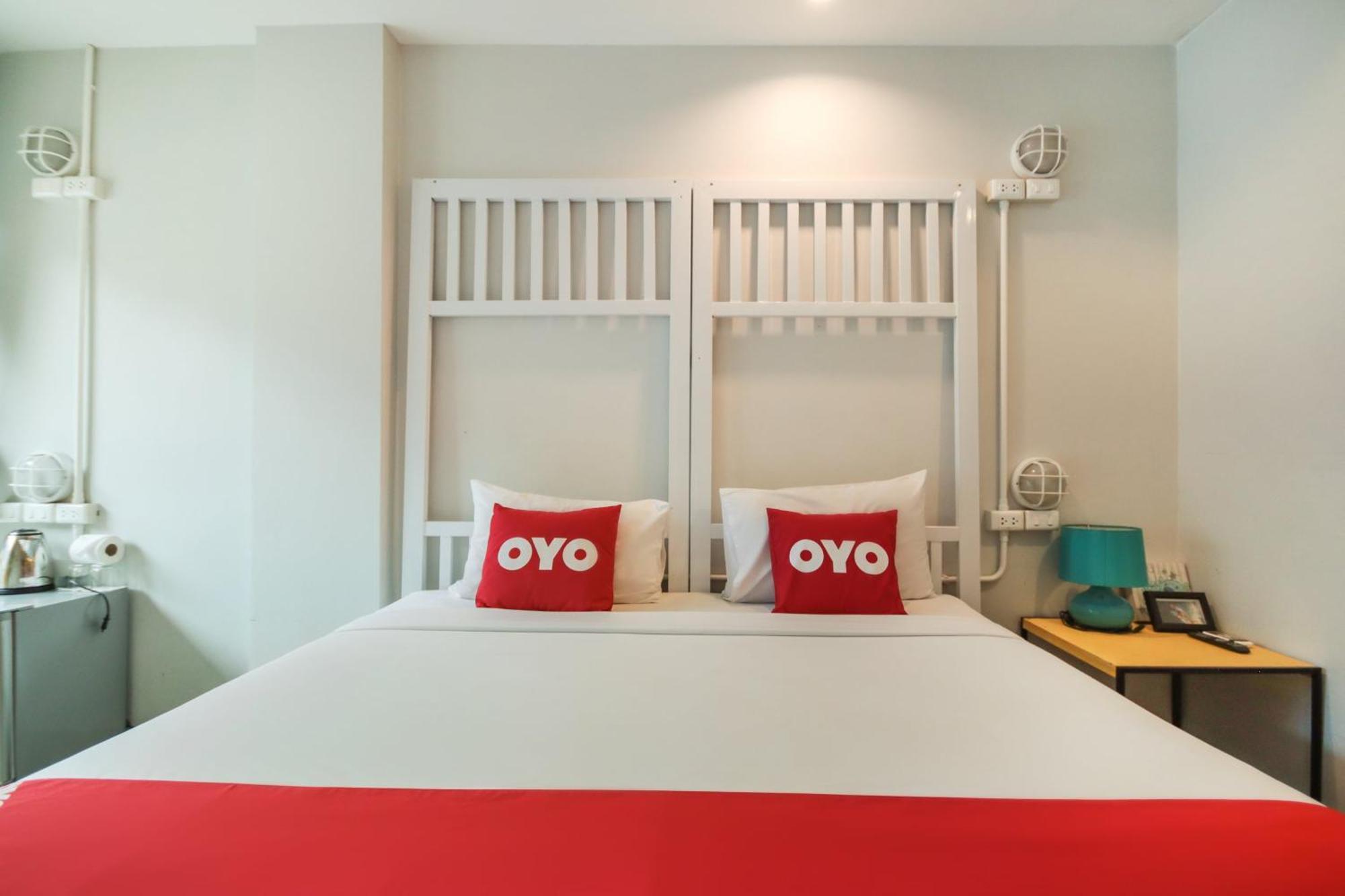 Oyo 1074 Fin Hostel Pantai Kata Luaran gambar