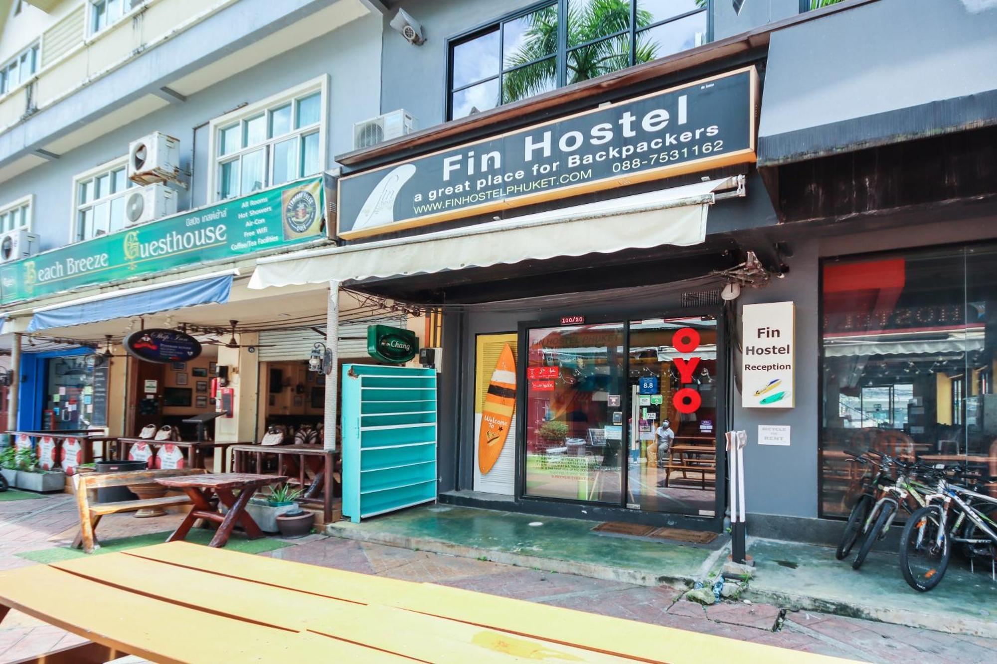 Oyo 1074 Fin Hostel Pantai Kata Luaran gambar