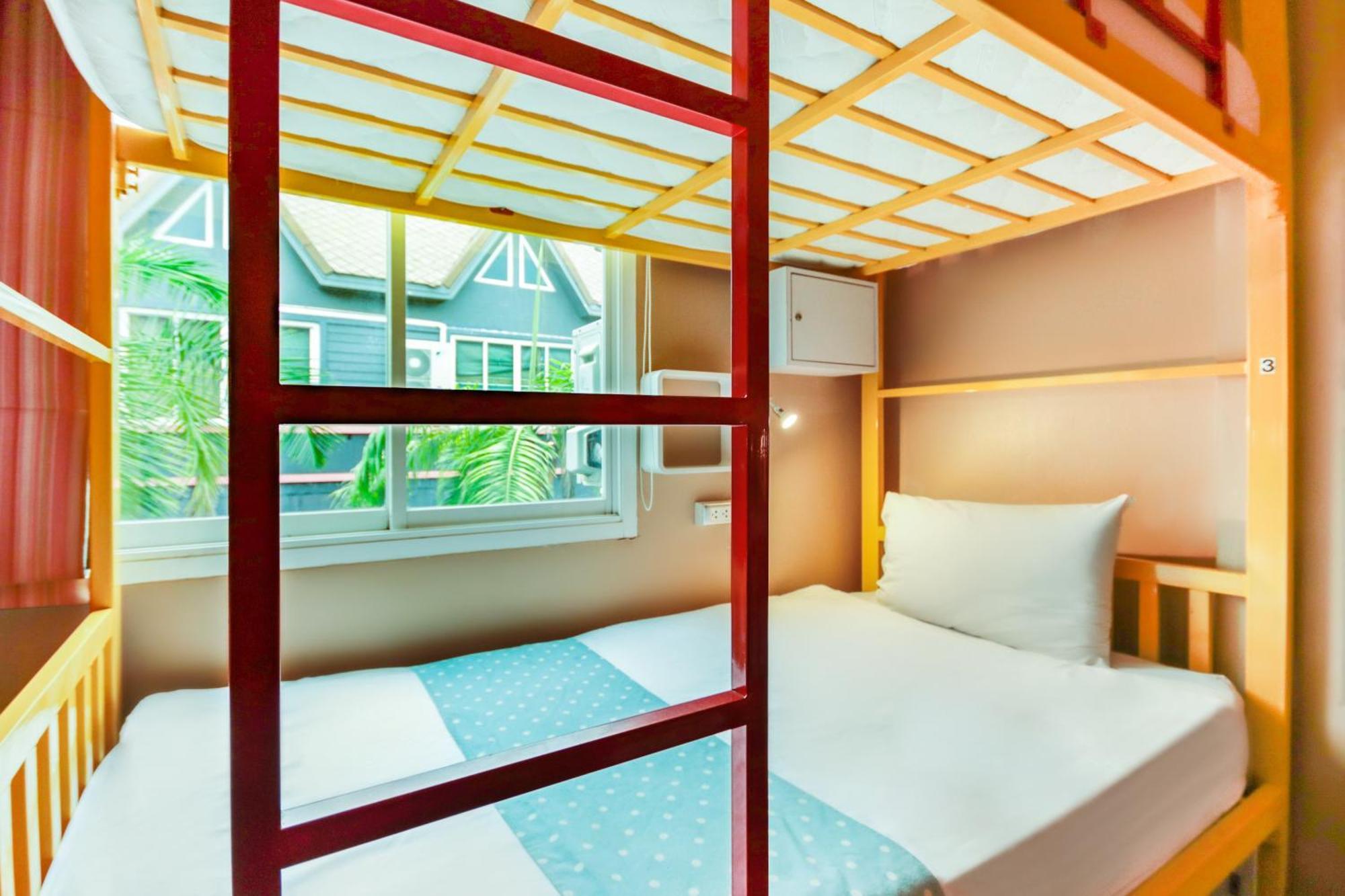 Oyo 1074 Fin Hostel Pantai Kata Luaran gambar