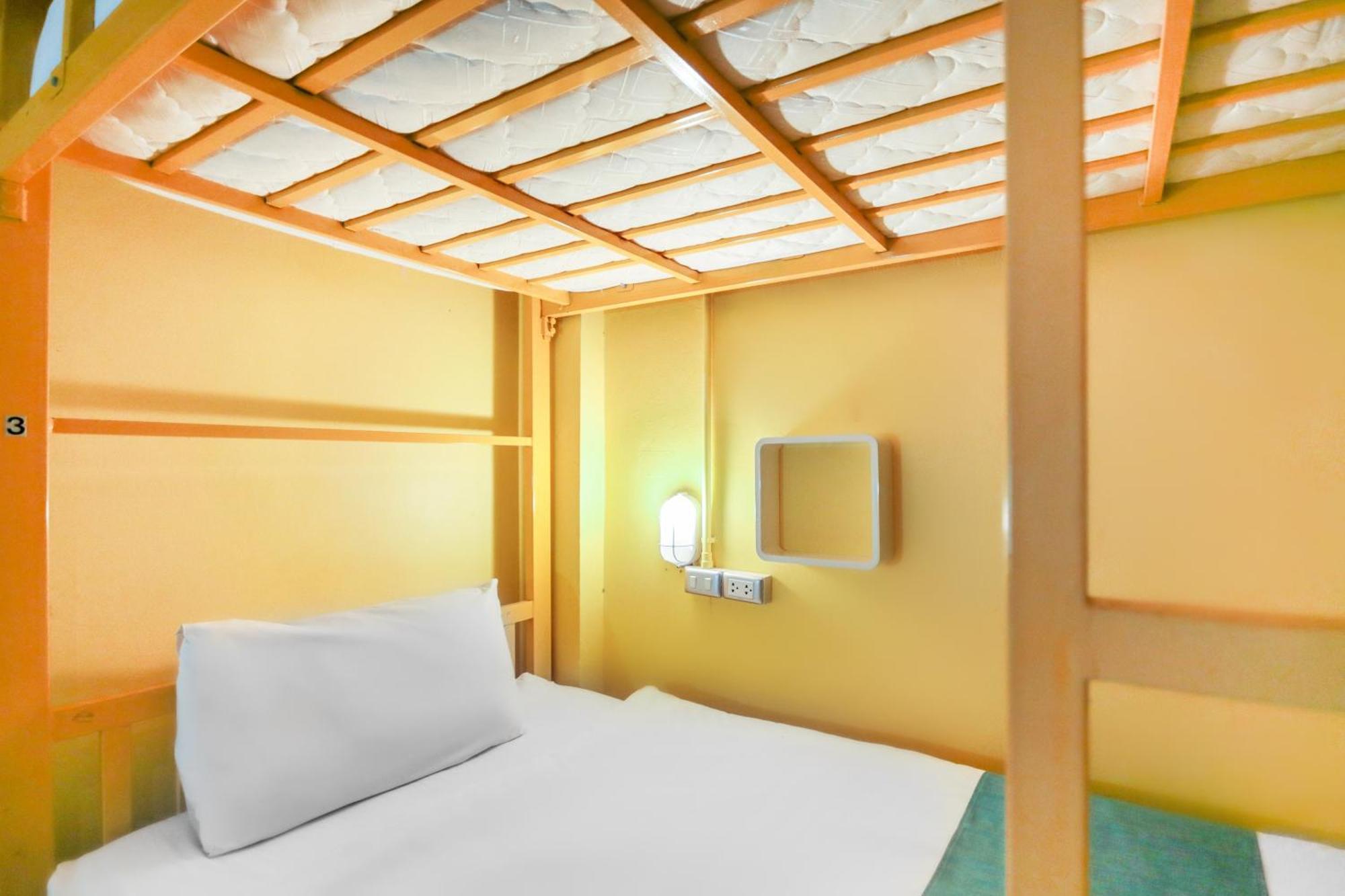 Oyo 1074 Fin Hostel Pantai Kata Luaran gambar