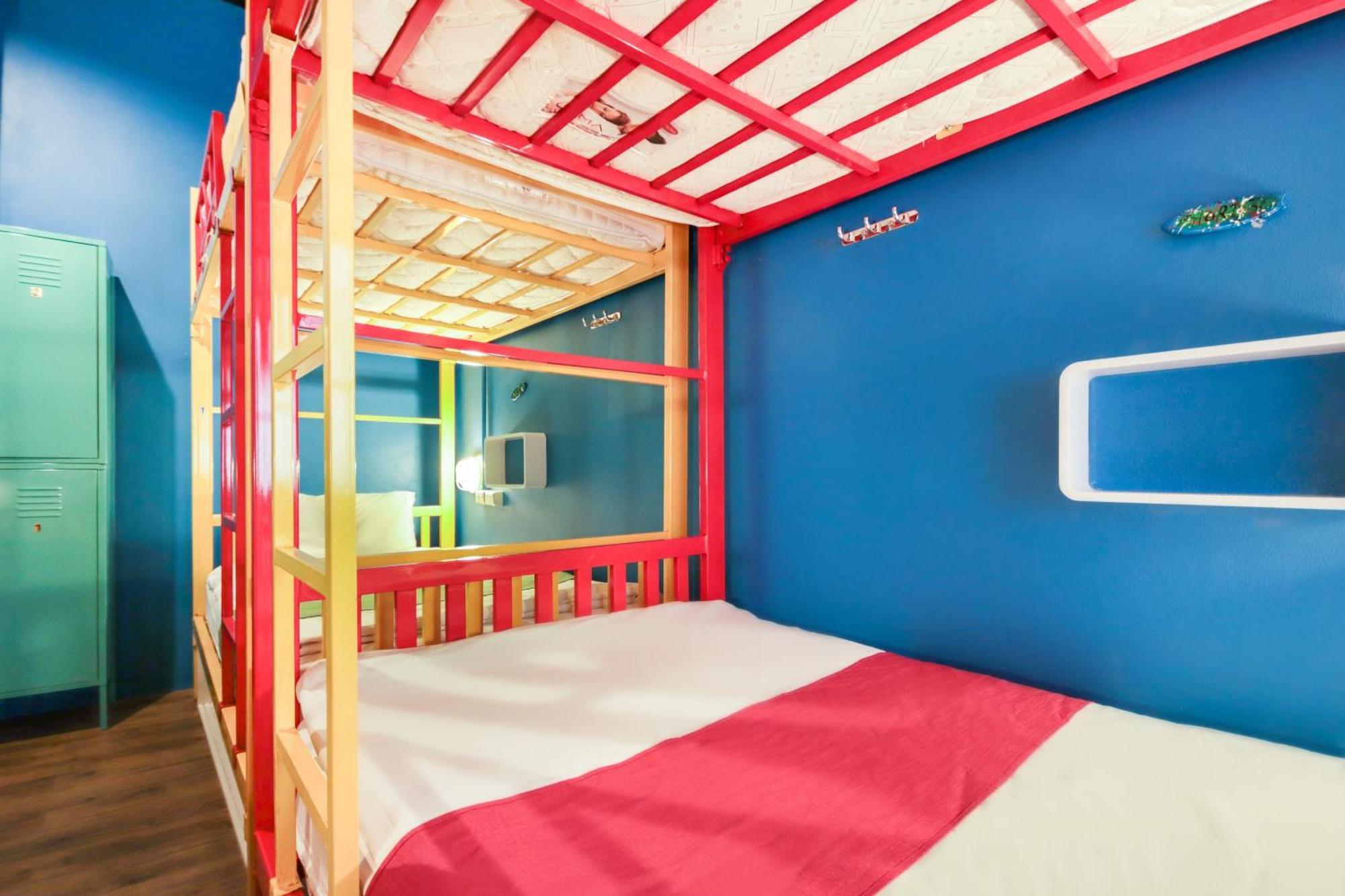 Oyo 1074 Fin Hostel Pantai Kata Luaran gambar