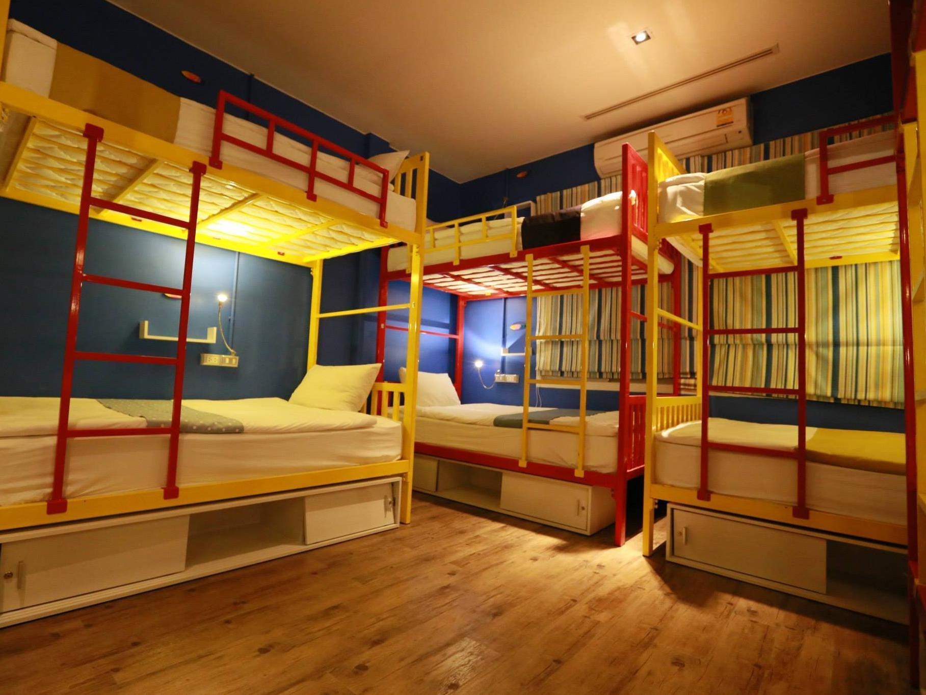 Oyo 1074 Fin Hostel Pantai Kata Luaran gambar